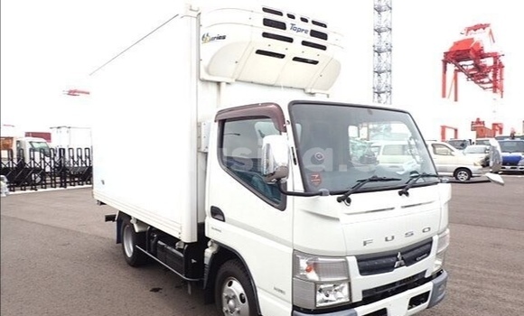 Tenga Tsaru Mitsubishi Canter Chena Rori in Beitbridge in Matabeleland South Tenga Tsaru Mitsubishi Canter Chena Rori in Beitbridge in Matabeleland South