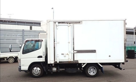 Tenga Tsaru Mitsubishi Canter Chena Rori in Beitbridge in Matabeleland South Tenga Tsaru Mitsubishi Canter Chena Rori in Beitbridge in Matabeleland South