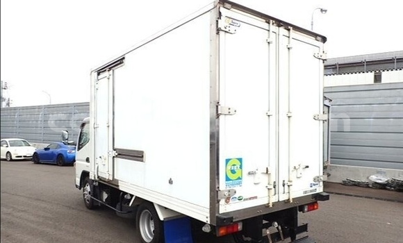 Tenga Tsaru Mitsubishi Canter Chena Rori in Beitbridge in Matabeleland South Tenga Tsaru Mitsubishi Canter Chena Rori in Beitbridge in Matabeleland South