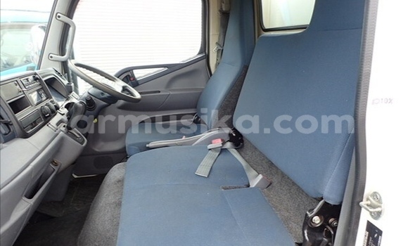 Tenga Tsaru Mitsubishi Canter Chena Rori in Beitbridge in Matabeleland South Tenga Tsaru Mitsubishi Canter Chena Rori in Beitbridge in Matabeleland South