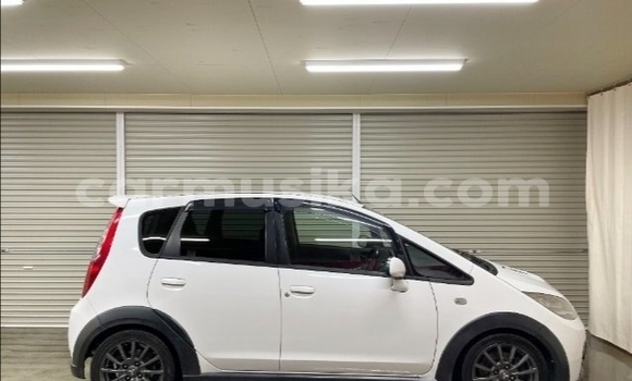 Buy Used Mitsubishi Colt White Car in Beitbridge in Matabeleland South Buy Used Mitsubishi Colt White Car in Beitbridge in Matabeleland South