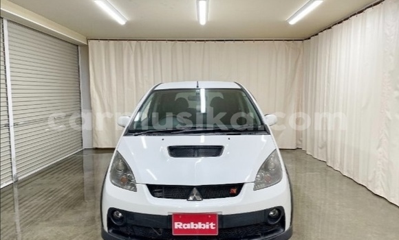 Buy Used Mitsubishi Colt White Car in Beitbridge in Matabeleland South Buy Used Mitsubishi Colt White Car in Beitbridge in Matabeleland South