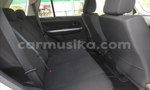 Buy Used Suzuki Escudo Silver Car in Beitbridge in Matabeleland South Buy Used Suzuki Escudo Silver Car in Beitbridge in Matabeleland South