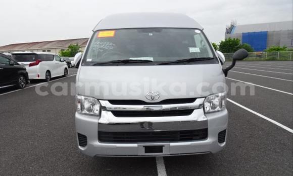 Nunua Ilio tumika Toyota Hiace Fedha Gari ndani ya Beitbridge nchini Matabeleland Kusini