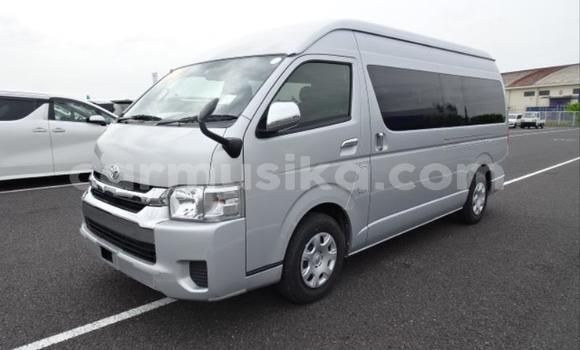 Acheter Occasion Voiture Toyota Hiace Gris à Beitbridge, Matabeleland South Acheter Occasion Voiture Toyota Hiace Gris à Beitbridge, Matabeleland South