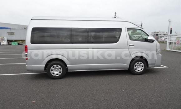 Acheter Occasion Voiture Toyota Hiace Gris à Beitbridge, Matabeleland South Acheter Occasion Voiture Toyota Hiace Gris à Beitbridge, Matabeleland South