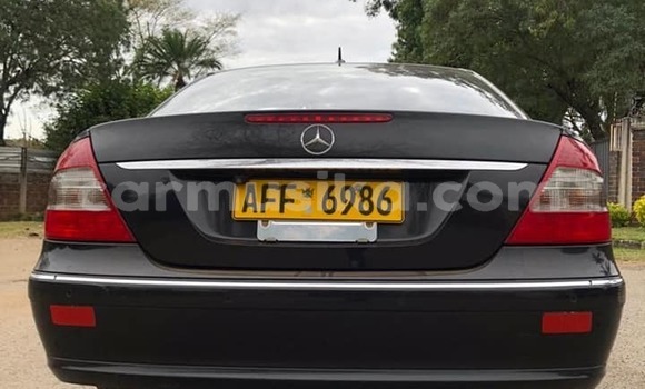 Tenga Tsaru Mercedes-Benz E-Classe Nhema Mota in Harare in Harare Tenga Tsaru Mercedes-Benz E-Classe Nhema Mota in Harare in Harare
