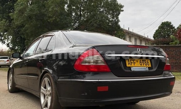 Tenga Tsaru Mercedes-Benz E-Classe Nhema Mota in Harare in Harare Tenga Tsaru Mercedes-Benz E-Classe Nhema Mota in Harare in Harare