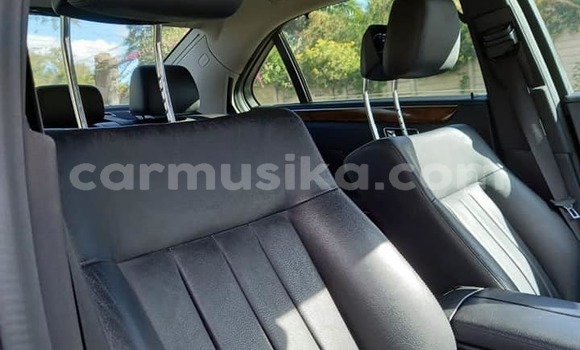 Tenga Tsaru Mercedes-Benz E-Classe Nhema Mota in Harare in Harare Tenga Tsaru Mercedes-Benz E-Classe Nhema Mota in Harare in Harare