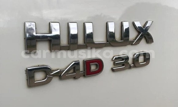 Tenga Tsaru Toyota Hilux Chena Mota in Harare in Harare Tenga Tsaru Toyota Hilux Chena Mota in Harare in Harare