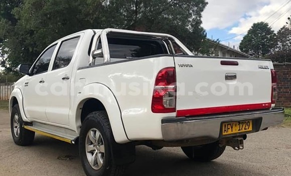 Tenga Tsaru Toyota Hilux Chena Mota in Harare in Harare Tenga Tsaru Toyota Hilux Chena Mota in Harare in Harare