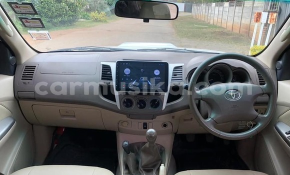 Tenga Tsaru Toyota Hilux Chena Mota in Harare in Harare Tenga Tsaru Toyota Hilux Chena Mota in Harare in Harare