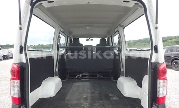Buy Used Nissan Caravan White Car in Beitbridge in Matabeleland South Buy Used Nissan Caravan White Car in Beitbridge in Matabeleland South