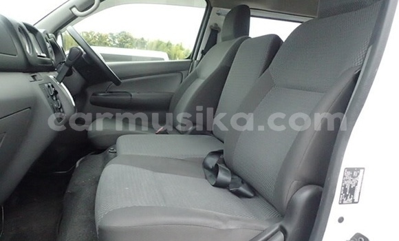 Buy Used Nissan Caravan White Car in Beitbridge in Matabeleland South Buy Used Nissan Caravan White Car in Beitbridge in Matabeleland South