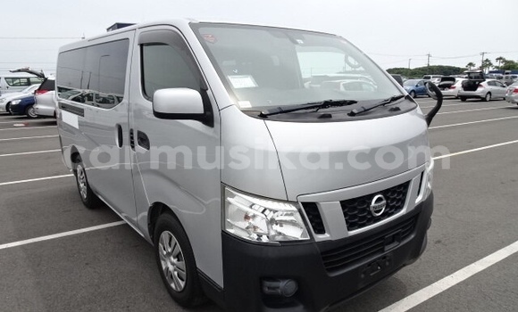 Nunua Ilio tumika Nissan NV350 Caravan Fedha Gari ndani ya Harare nchini Harare