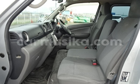 Tenga Tsaru Nissan NV350 Caravan Sirivha Mota in Harare in Harare Tenga Tsaru Nissan NV350 Caravan Sirivha Mota in Harare in Harare