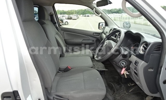 Tenga Tsaru Nissan NV350 Caravan Sirivha Mota in Harare in Harare Tenga Tsaru Nissan NV350 Caravan Sirivha Mota in Harare in Harare