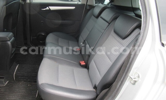 Buy Used Mercedes‒Benz B-klasse Silver Car in Beitbridge in Matabeleland South Buy Used Mercedes‒Benz B-klasse Silver Car in Beitbridge in Matabeleland South