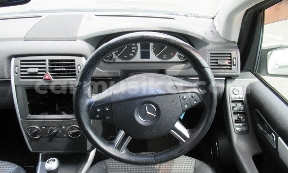 Buy Used Mercedes‒Benz B-klasse Silver Car in Beitbridge in Matabeleland South Buy Used Mercedes‒Benz B-klasse Silver Car in Beitbridge in Matabeleland South