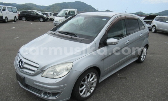 Buy Used Mercedes‒Benz B-klasse Silver Car in Beitbridge in Matabeleland South Buy Used Mercedes‒Benz B-klasse Silver Car in Beitbridge in Matabeleland South