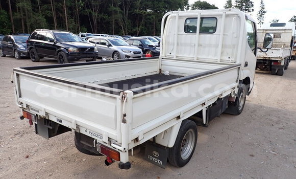 Acheter Occasion Utilitaire Toyota Dyna Blanc à Beitbridge, Matabeleland South Acheter Occasion Utilitaire Toyota Dyna Blanc à Beitbridge, Matabeleland South