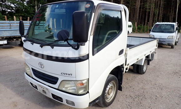 Acheter Occasion Utilitaire Toyota Dyna Blanc à Beitbridge, Matabeleland South Acheter Occasion Utilitaire Toyota Dyna Blanc à Beitbridge, Matabeleland South