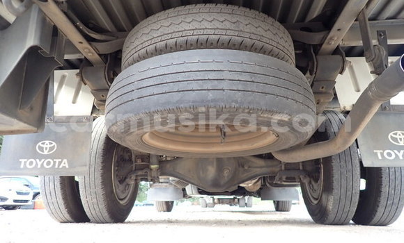 Acheter Occasion Utilitaire Toyota Dyna Blanc à Beitbridge, Matabeleland South Acheter Occasion Utilitaire Toyota Dyna Blanc à Beitbridge, Matabeleland South