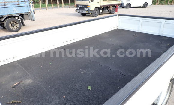 Acheter Occasion Utilitaire Toyota Dyna Blanc à Beitbridge, Matabeleland South Acheter Occasion Utilitaire Toyota Dyna Blanc à Beitbridge, Matabeleland South