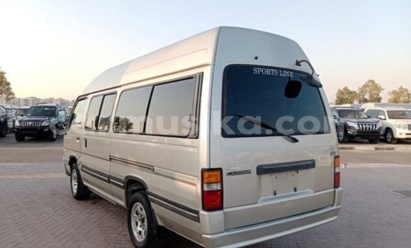 Buy Used Nissan Caravan Beige Car in Beitbridge in Matabeleland South Buy Used Nissan Caravan Beige Car in Beitbridge in Matabeleland South