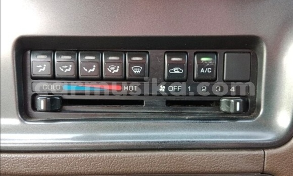 Buy Used Nissan Caravan Beige Car in Beitbridge in Matabeleland South Buy Used Nissan Caravan Beige Car in Beitbridge in Matabeleland South