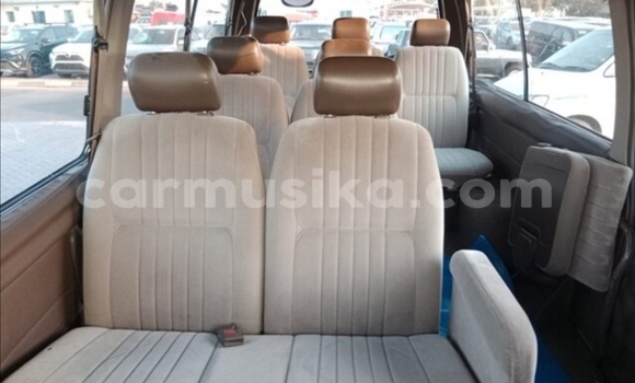 Buy Used Nissan Caravan Beige Car in Beitbridge in Matabeleland South Buy Used Nissan Caravan Beige Car in Beitbridge in Matabeleland South