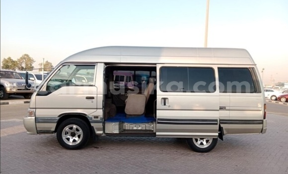 Buy Used Nissan Caravan Beige Car in Beitbridge in Matabeleland South Buy Used Nissan Caravan Beige Car in Beitbridge in Matabeleland South