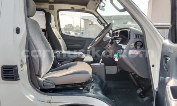 Acheter Occasion Voiture Toyota Hiace Blanc à Beitbridge, Matabeleland South Acheter Occasion Voiture Toyota Hiace Blanc à Beitbridge, Matabeleland South