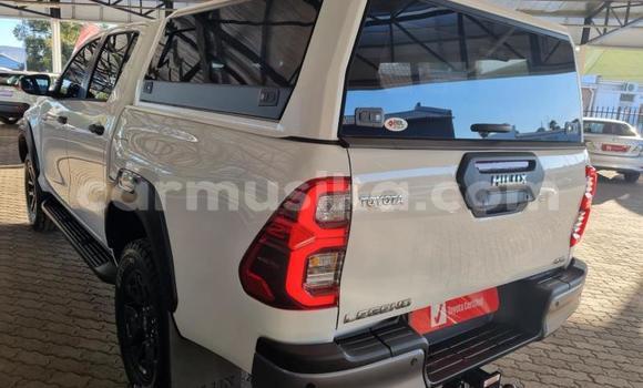 Buy Used Toyota Hilux White Car in Beitbridge in Matabeleland South Buy Used Toyota Hilux White Car in Beitbridge in Matabeleland South