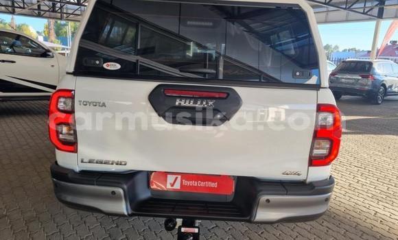 Buy Used Toyota Hilux White Car in Beitbridge in Matabeleland South Buy Used Toyota Hilux White Car in Beitbridge in Matabeleland South