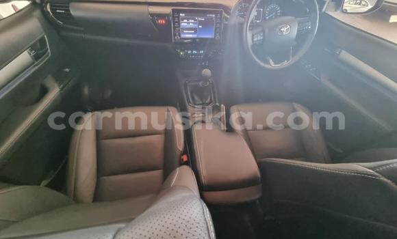 Buy Used Toyota Hilux White Car in Beitbridge in Matabeleland South Buy Used Toyota Hilux White Car in Beitbridge in Matabeleland South