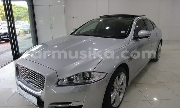 Buy Used Jaguar XJ Silver Car in Beitbridge in Matabeleland South Buy Used Jaguar XJ Silver Car in Beitbridge in Matabeleland South