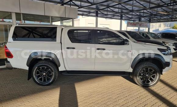 Buy Used Toyota Hilux White Car in Beitbridge in Matabeleland South Buy Used Toyota Hilux White Car in Beitbridge in Matabeleland South