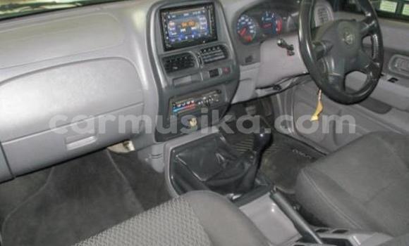 Acheter Occasion Voiture Nissan Hardbody Blanc à Beitbridge, Matabeleland South Acheter Occasion Voiture Nissan Hardbody Blanc à Beitbridge, Matabeleland South