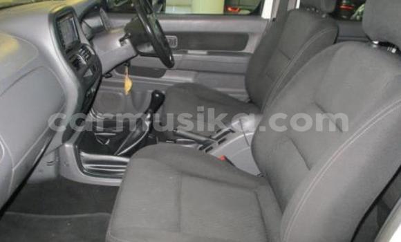 Acheter Occasion Voiture Nissan Hardbody Blanc à Beitbridge, Matabeleland South Acheter Occasion Voiture Nissan Hardbody Blanc à Beitbridge, Matabeleland South