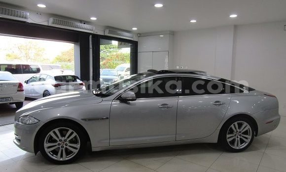 Buy Used Jaguar XJ Silver Car in Beitbridge in Matabeleland South Buy Used Jaguar XJ Silver Car in Beitbridge in Matabeleland South