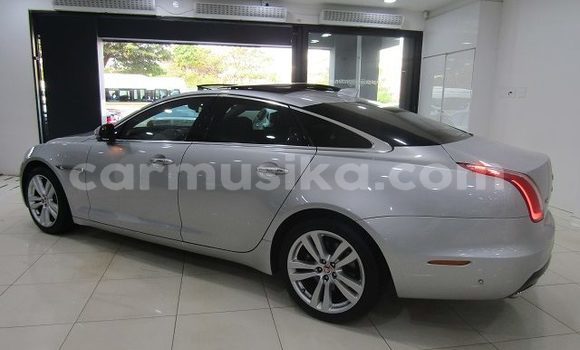Buy Used Jaguar XJ Silver Car in Beitbridge in Matabeleland South Buy Used Jaguar XJ Silver Car in Beitbridge in Matabeleland South