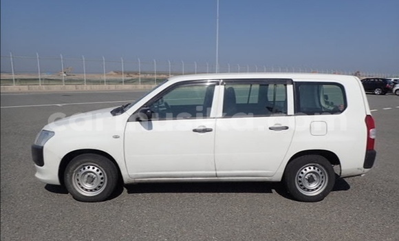 Acheter Occasion Voiture Toyota Probox Blanc à Beitbridge, Matabeleland South Acheter Occasion Voiture Toyota Probox Blanc à Beitbridge, Matabeleland South