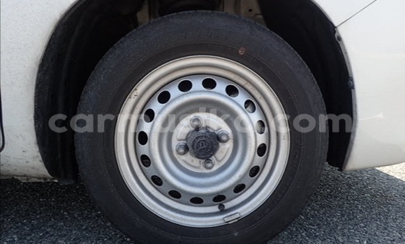 Acheter Occasion Voiture Toyota Probox Blanc à Beitbridge, Matabeleland South Acheter Occasion Voiture Toyota Probox Blanc à Beitbridge, Matabeleland South