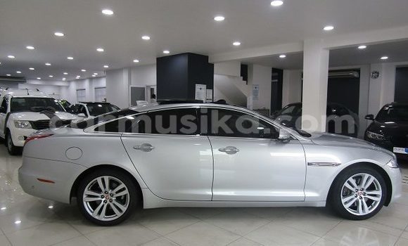 Buy Used Jaguar XJ Silver Car in Beitbridge in Matabeleland South Buy Used Jaguar XJ Silver Car in Beitbridge in Matabeleland South
