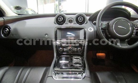 Buy Used Jaguar XJ Silver Car in Beitbridge in Matabeleland South Buy Used Jaguar XJ Silver Car in Beitbridge in Matabeleland South