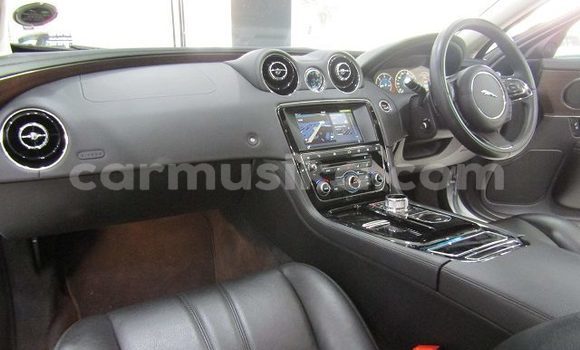 Buy Used Jaguar XJ Silver Car in Beitbridge in Matabeleland South Buy Used Jaguar XJ Silver Car in Beitbridge in Matabeleland South