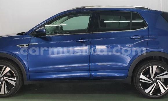 Buy Used Volkswagen T-Roc Blue Car in Beitbridge in Matabeleland South Buy Used Volkswagen T-Roc Blue Car in Beitbridge in Matabeleland South
