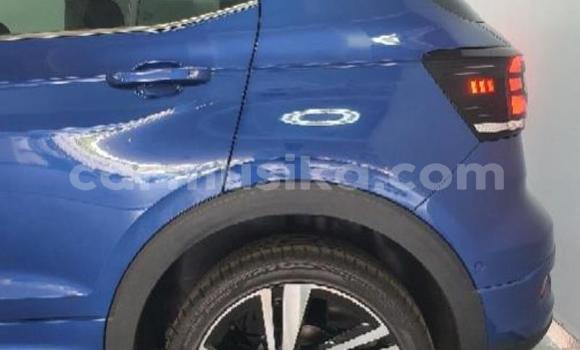 Buy Used Volkswagen T-Roc Blue Car in Beitbridge in Matabeleland South Buy Used Volkswagen T-Roc Blue Car in Beitbridge in Matabeleland South