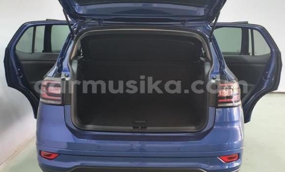 Buy Used Volkswagen T-Roc Blue Car in Beitbridge in Matabeleland South Buy Used Volkswagen T-Roc Blue Car in Beitbridge in Matabeleland South